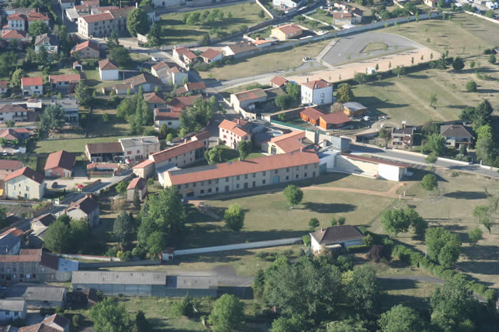 le musée départemental de la céramique à Lezoux survolé par Bertrand Dousteyssier